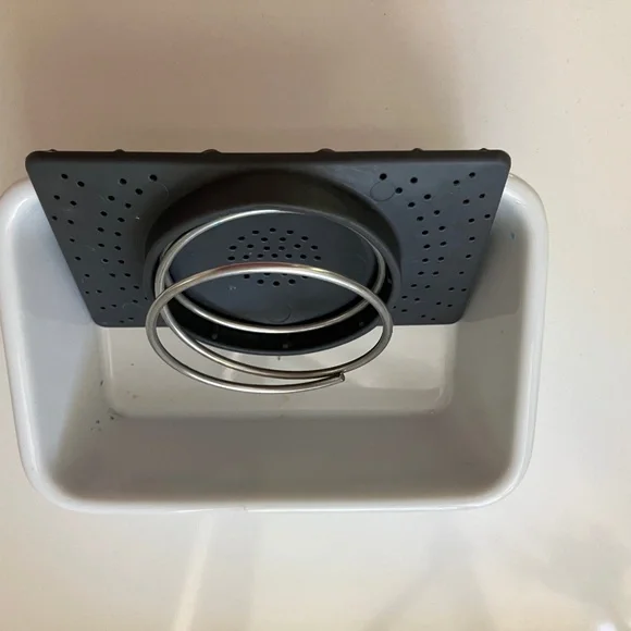 Full Circle Bubble Up Ceramic Soap Dish - Picture 4 of 7